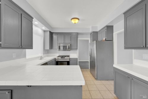 206 Donegal Ct, Vacaville CA  95688-9217 exterior