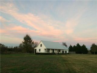 954 Newt Vanattia Rd, Hillsboro, TN 37342-3642