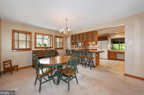 12 Cedar Ave, Berlin Boro NJ  08009-1302 exterior