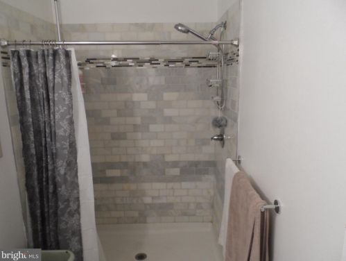 362 Mcclellan Ave, Trenton NJ 08610-6034 exterior