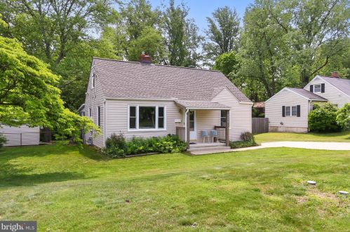 6606 Barrett Rd, Falls Church, VA 22042-4203