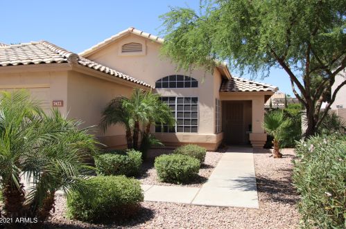 7472 Crest Ln, Glendale, AZ 85310-5620