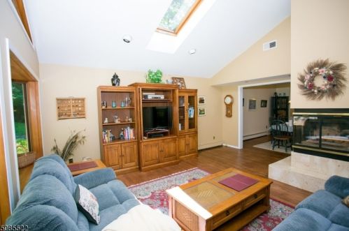 54 River Rd, Roxbury Township NJ  07836-9627 exterior