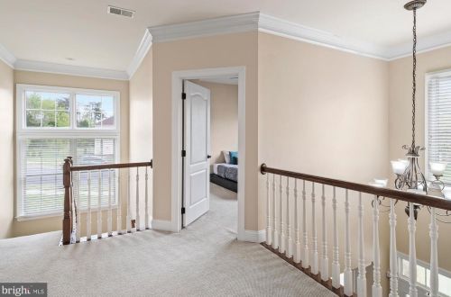 5737 Waterloo Bridge Cir, Haymarket VA  20169-8117 exterior