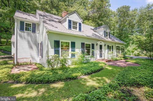 3 Little Brook Dr, Wilmington, DE 19807-2421