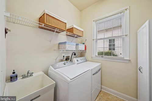 5433 Rodriquez Ln, Haymarket VA  20169-6100 exterior