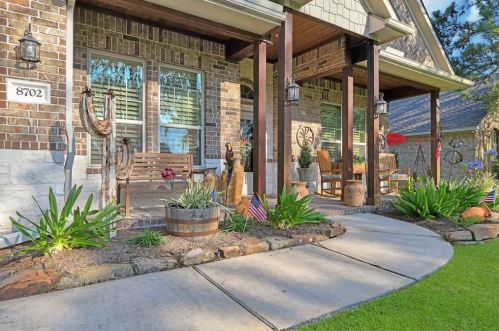 8702 Malardcrest Dr, Humble, TX 77346-8116