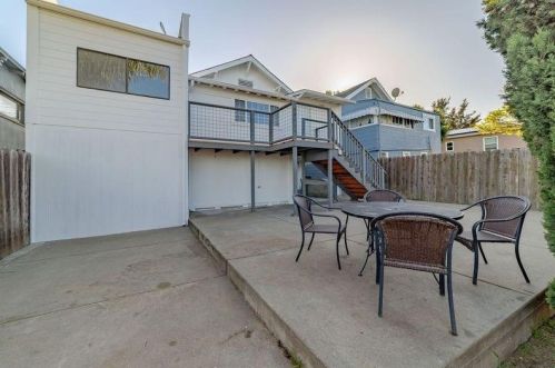 4701 Fairfax Ave, Oakland CA  94601-4809 exterior