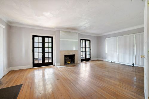 636 Lincoln St, Gary IN  46402-2141 exterior