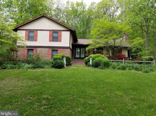 1298 Glatco Lodge Rd, Hanover, PA 17331-6881