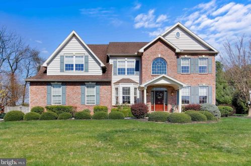 55 Eastwood Dr, Hanover, PA 17331-8150