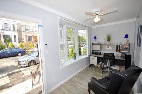 76-48 85th Dr, Jamaica, NY 11421-1008
