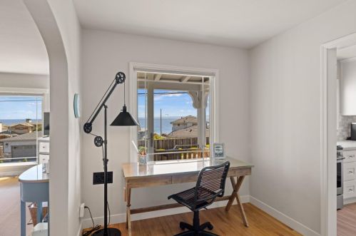 925 Balboa Ave, Del Monte Park CA  93950-2203 exterior