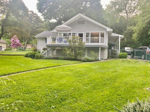5 Shady Ln, Belvidere, NJ 07823-3134