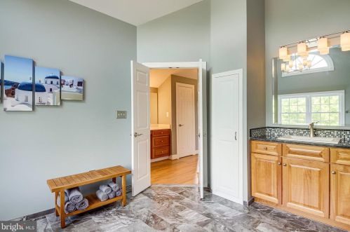 12664 Crabtree Falls Dr, Bristow VA  20136-2161 exterior