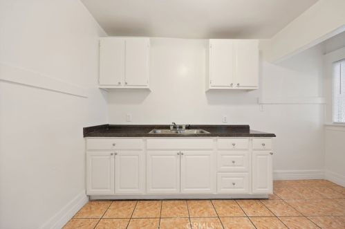930 11th St, Long Beach CA  90813-3577 exterior