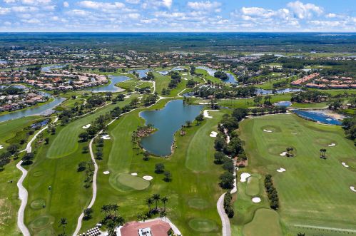 22 Governors Ct, West Palm Beach FL  33418-7159 exterior