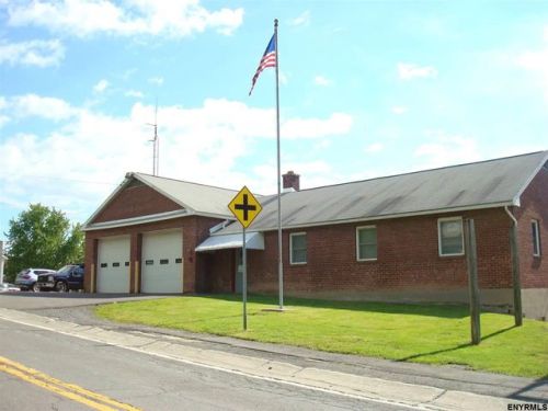 70 Main St, Coeymans, NY 12045