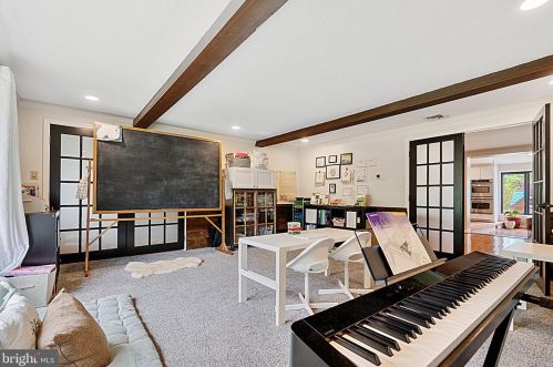 135 Marmic Dr, Southampton PA 18966-1725 exterior