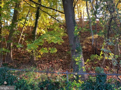 653 Gulph Rd, Norristown PA  19406-3704 exterior