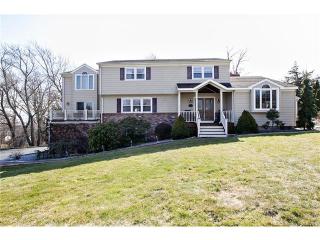 20 Blue Hills Rd, Upper Stepney, CT 06468-2017