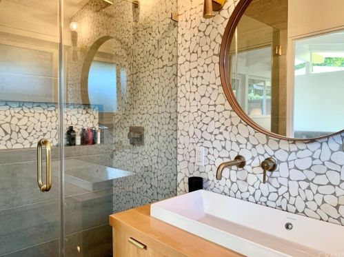 3014 Shipway Ave, Long Beach CA  90808-4327 exterior