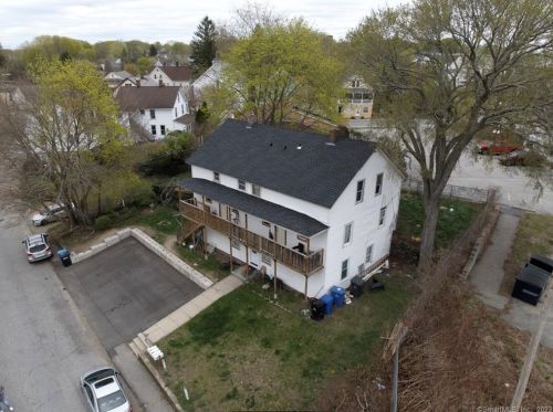35 Railroad Ave, Norwich CT  06351-2253 exterior