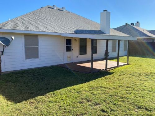 641 Creekview Dr, Burleson TX  76028-4445 exterior