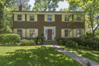 2 Hemlock Rd, Yonkers, NY 10708-3213