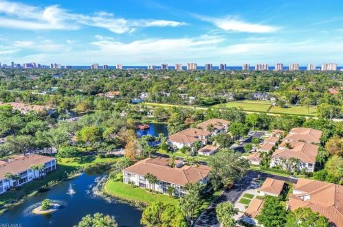 6940 Satinleaf Rd, Naples FL  34109-6142 exterior