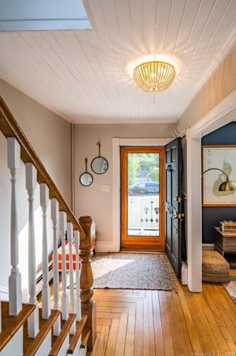 24 Cutler St, Stonington, CT 06378-1001