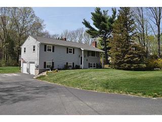 320 Abbey Dr, Cumberland, RI 02864-4606