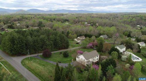 665 Fairgrove Ct, Earlysville, VA 22936-9400