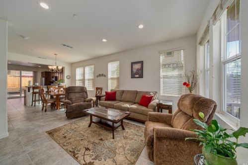 1842 Velvetleaf Ln, Santa Rosa, CA 95404-7031