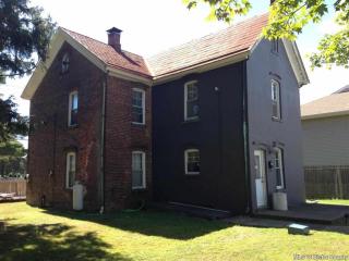 176 Flatbush Ave, Kingston NY  12401-2743 exterior
