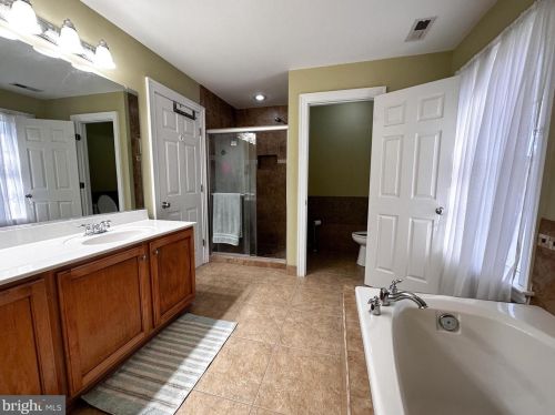 4 Battery Ridge Dr, Fredericksburg VA  22405-3568 exterior
