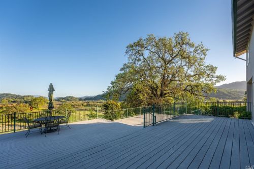 858 Sanel Dr, Ukiah CA  95482-9604 exterior