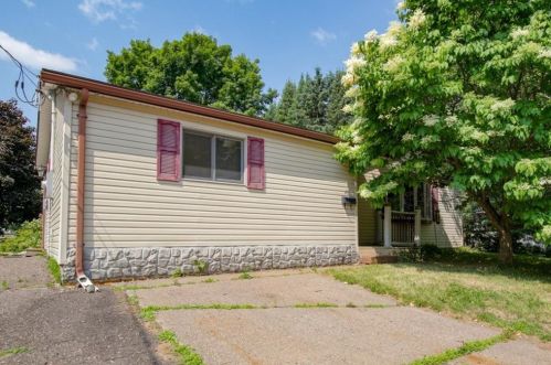 405 Phillips Ave, Ladysmith, WI 54848-2332