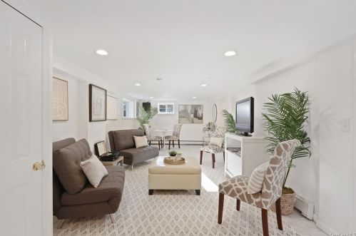 65 Snowden Ave, Crotonville NY  10562-3244 exterior