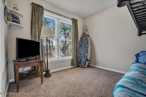 271 Kearney Ave, Pelican Island NJ  08751-1822 exterior