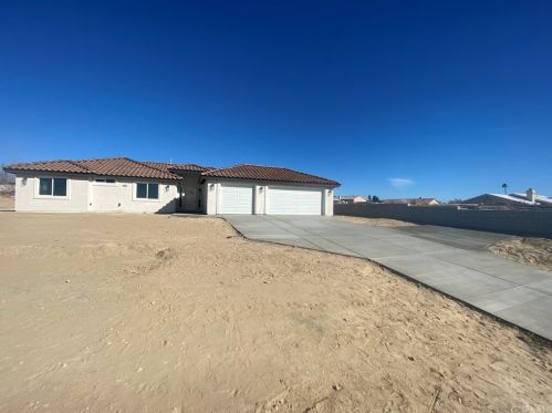 16667 Village Dr, Victorville, CA 92394-9100