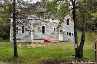 61 Old Queens Hwy, Kerhonkson, NY 12446-2820