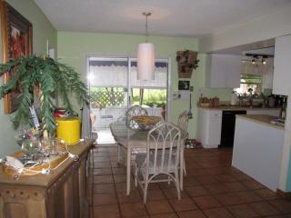 255 16th Ave, Vero Beach FL  32962-2727 exterior