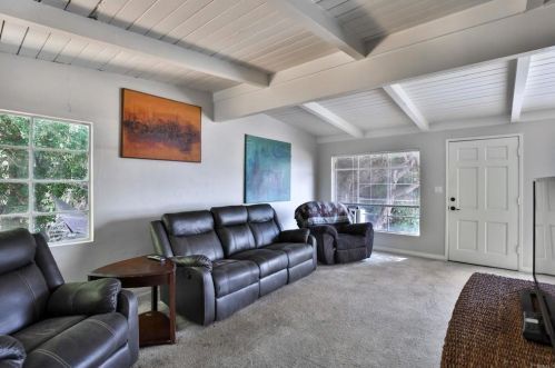 3862 Avocado Blvd, La Mesa, CA 91941-7339