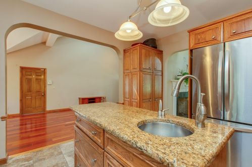 6 Birch Hill Rd, Salem NH  03079-3473 exterior