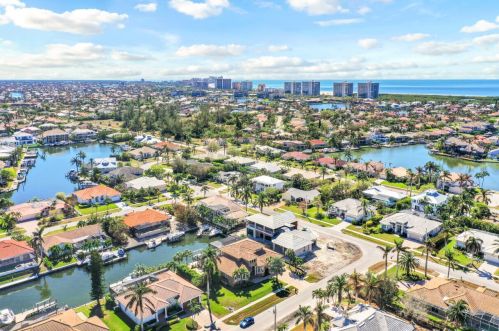 707 Plantation Ct, Marco Island, FL 34145-1921