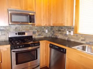 9155 23rd Ave, Seattle WA  98115-3368 exterior