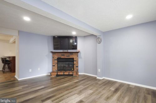 3547 Belfry Ln, Woodbridge, VA 22192-4355