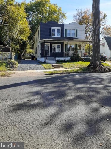412 Walnut St, Camden, NJ 08106-2137