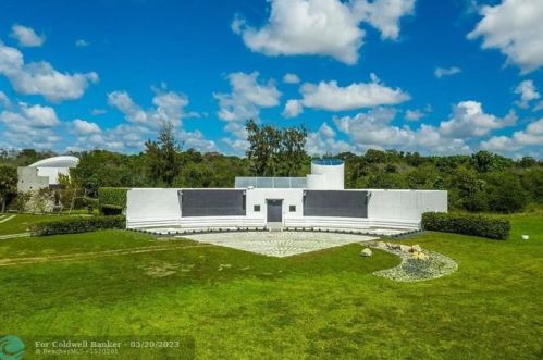 10751 La Reina Rd, Delray Beach, FL 33446-2728